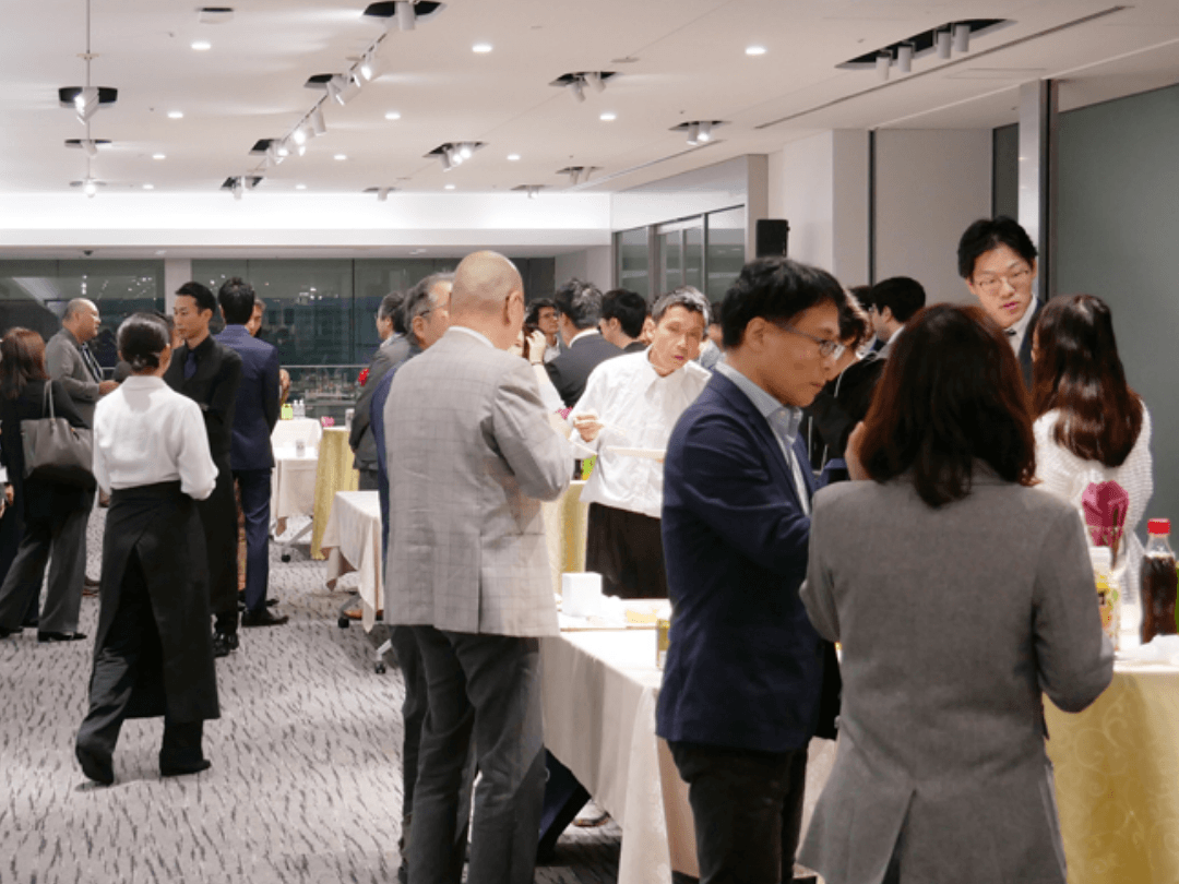 懇親会の様子